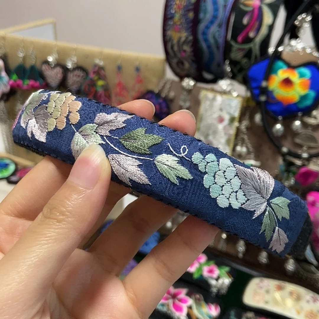 布艺非金属刺绣发箍