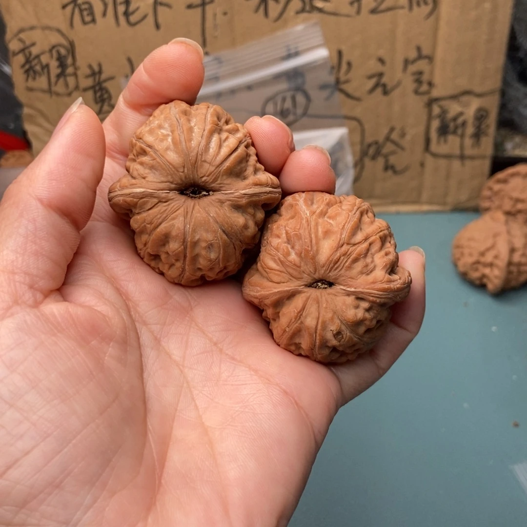 G***i把件文玩核桃元宝162