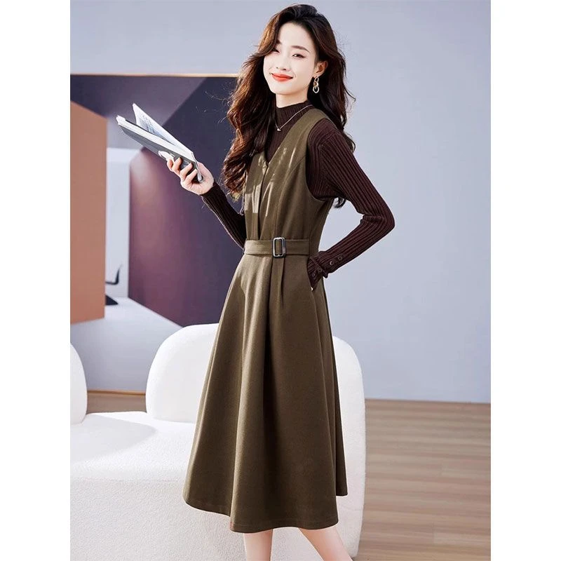 2025新款秋冬女装气质毛呢百搭背带裙套装时尚减龄毛衣打底两件套