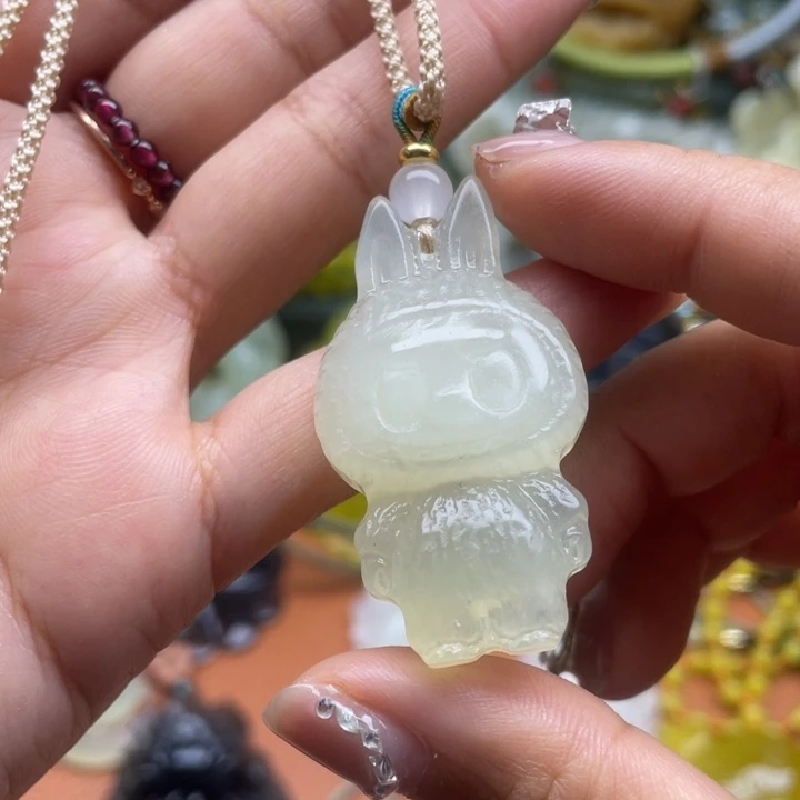 蛇纹石玉未镶嵌吊坠