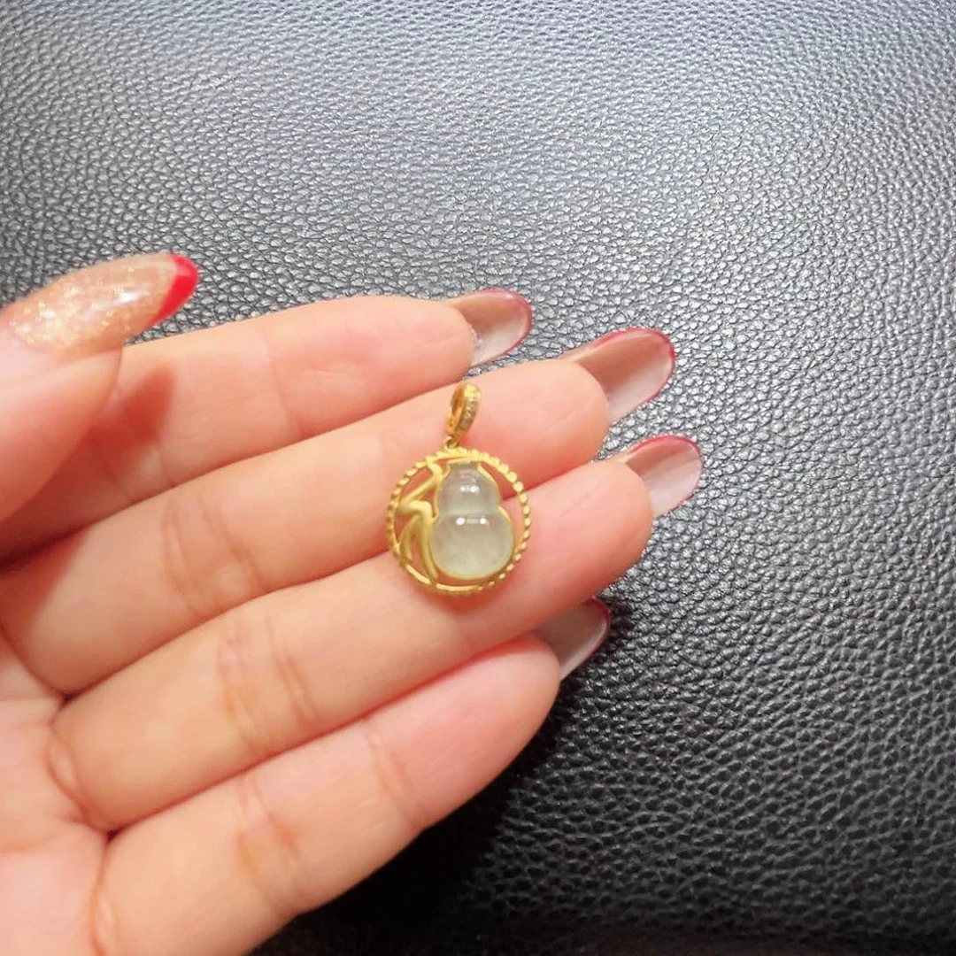 翡翠吊坠(不含链)18K金镶嵌