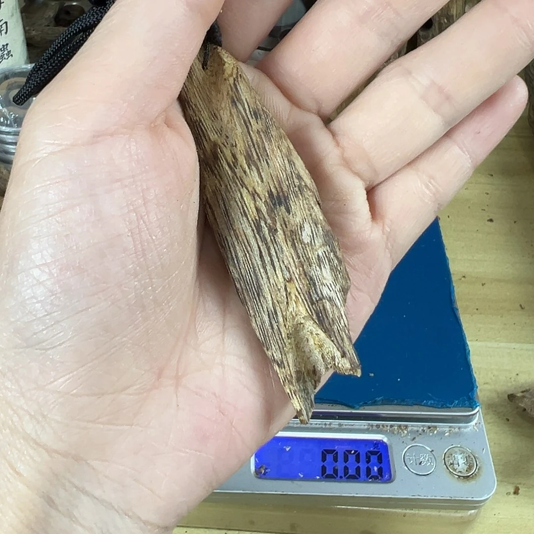 香料绿棋楠蓝宝石原材料