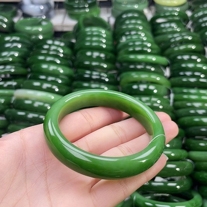 未镶嵌手镯和田玉（碧玉）