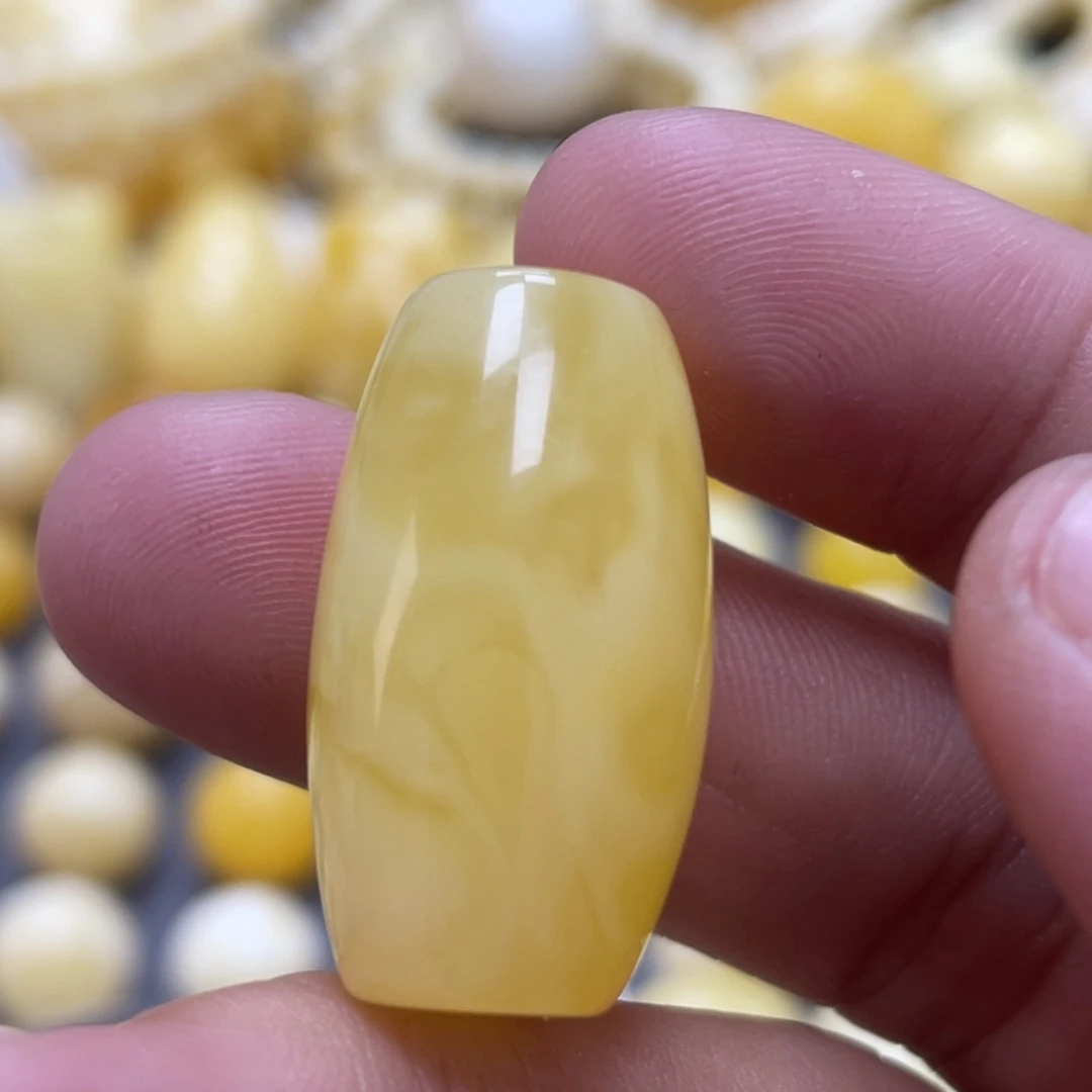 蜜蜡未镶嵌裸石15*27.7mm