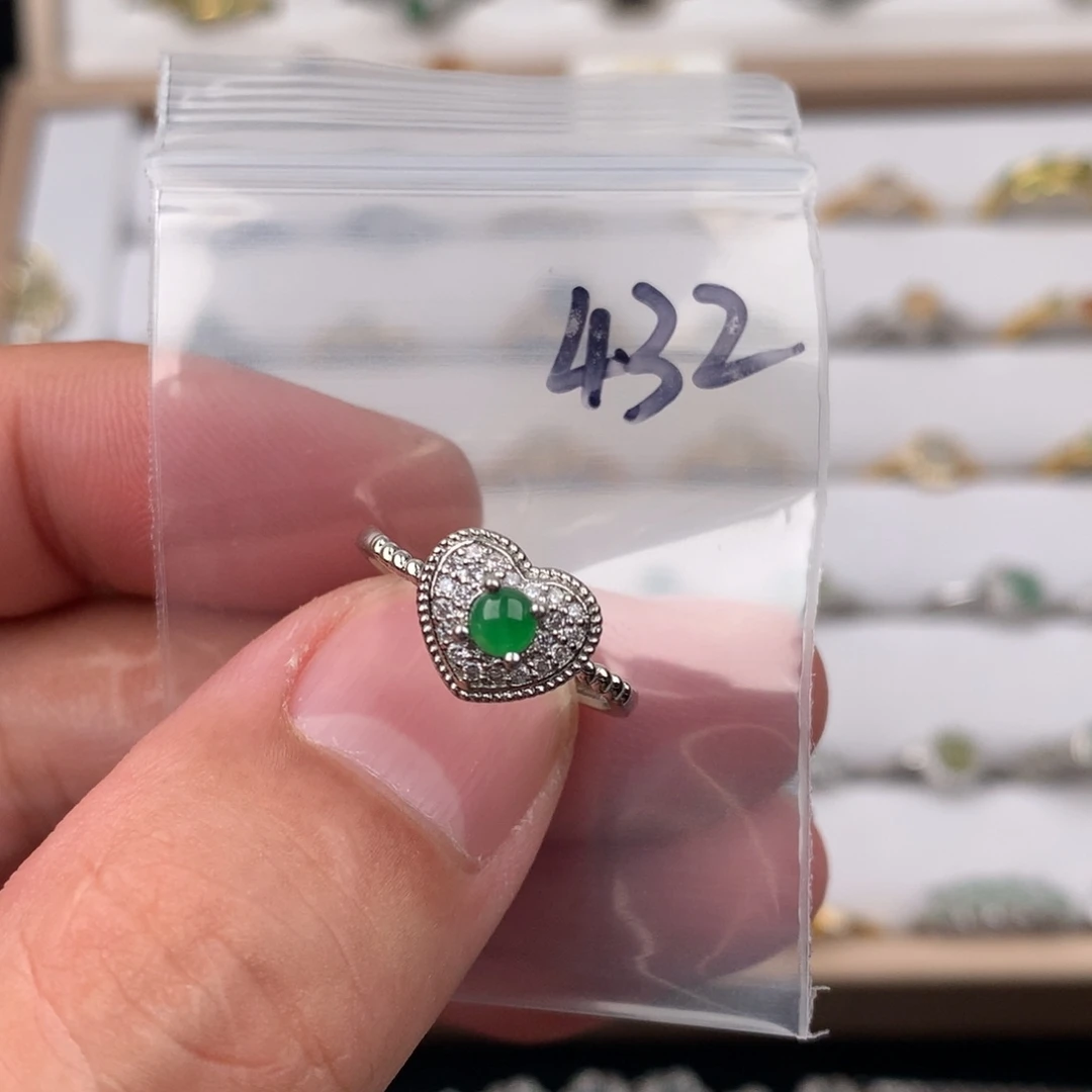 翡翠未镶嵌戒圈432