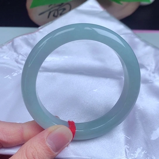 翡翠手镯未镶嵌      正圈57 天空蓝