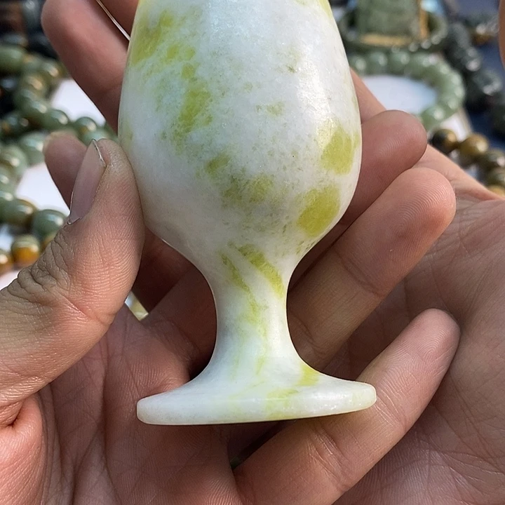 未镶嵌蛇纹石玉珠宝奇石