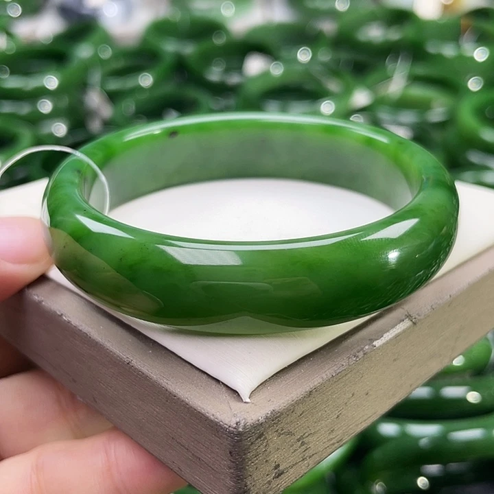 未镶嵌手镯和田玉（碧玉）