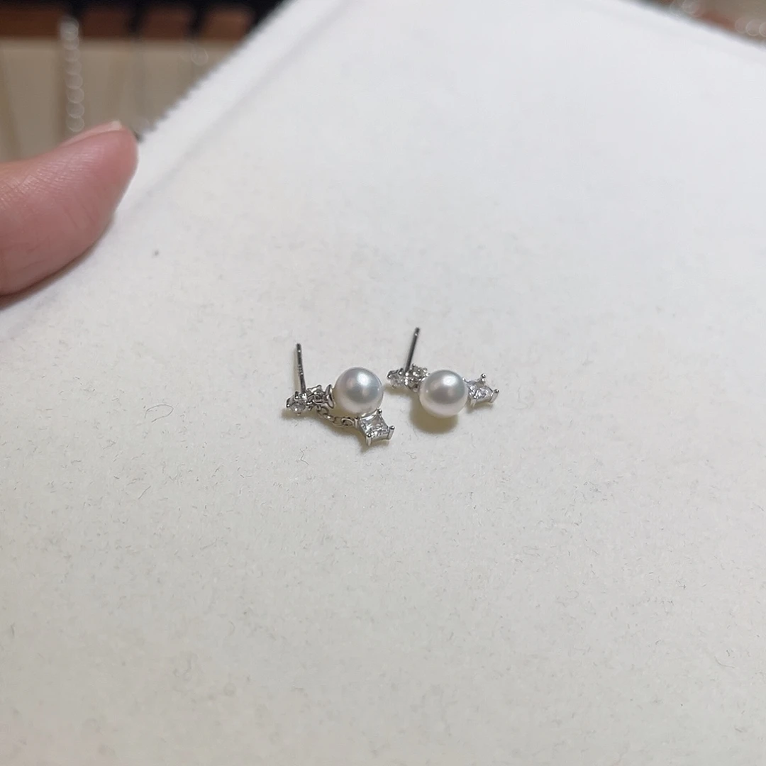 银S925镶嵌淡水珍珠耳饰