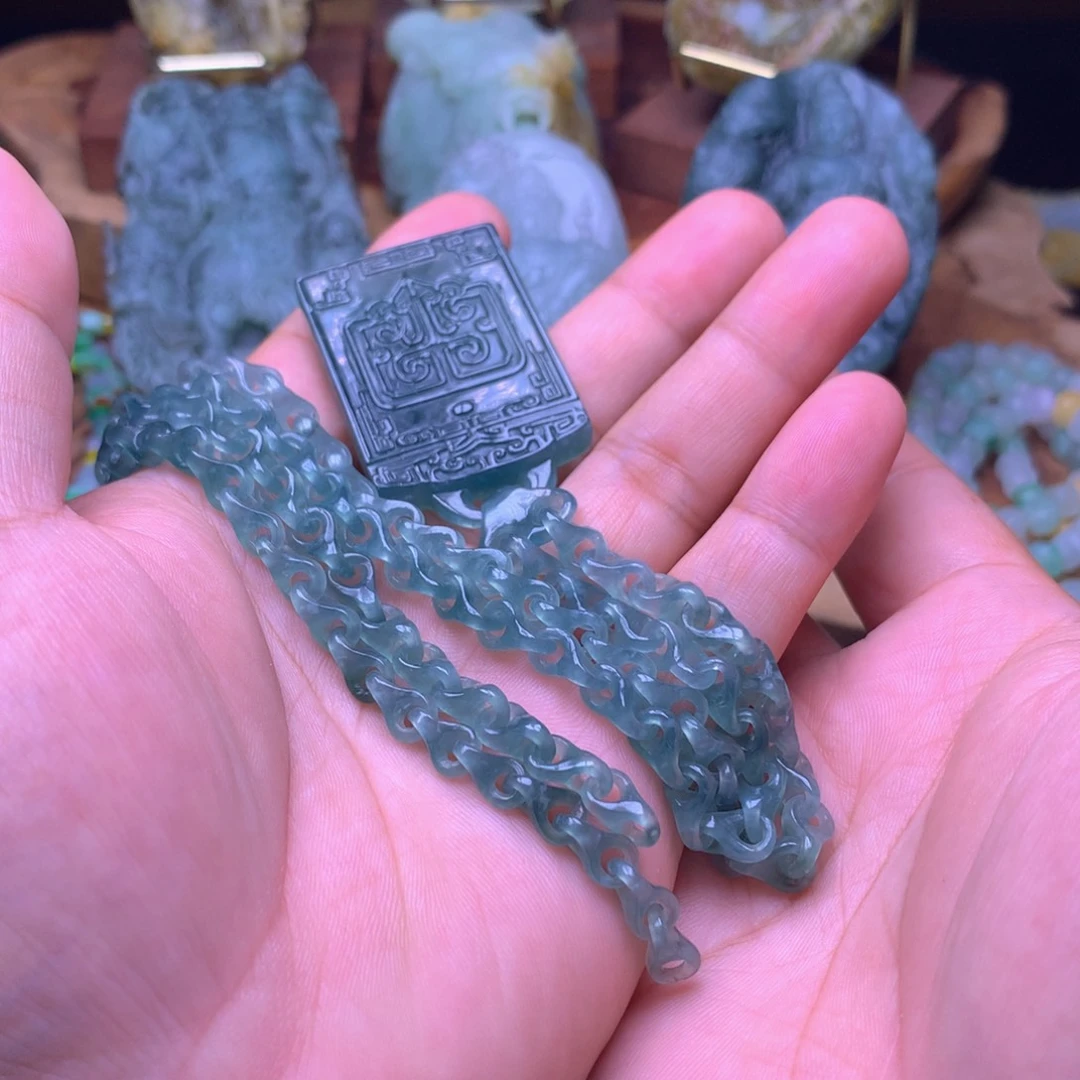 吃***丁定制翡翠未镶嵌翡翠