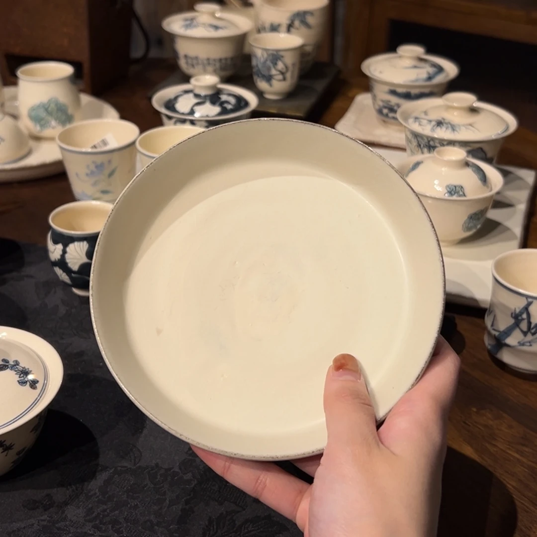 摆件陶瓷。     陶瓷。