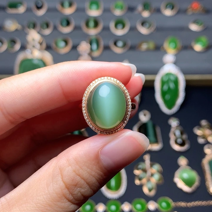 和田玉18K金镶嵌戒指