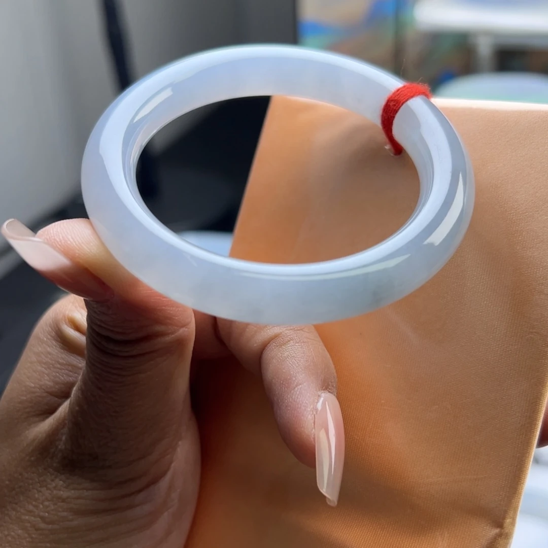 洪***武翡翠未镶嵌手镯52圆条