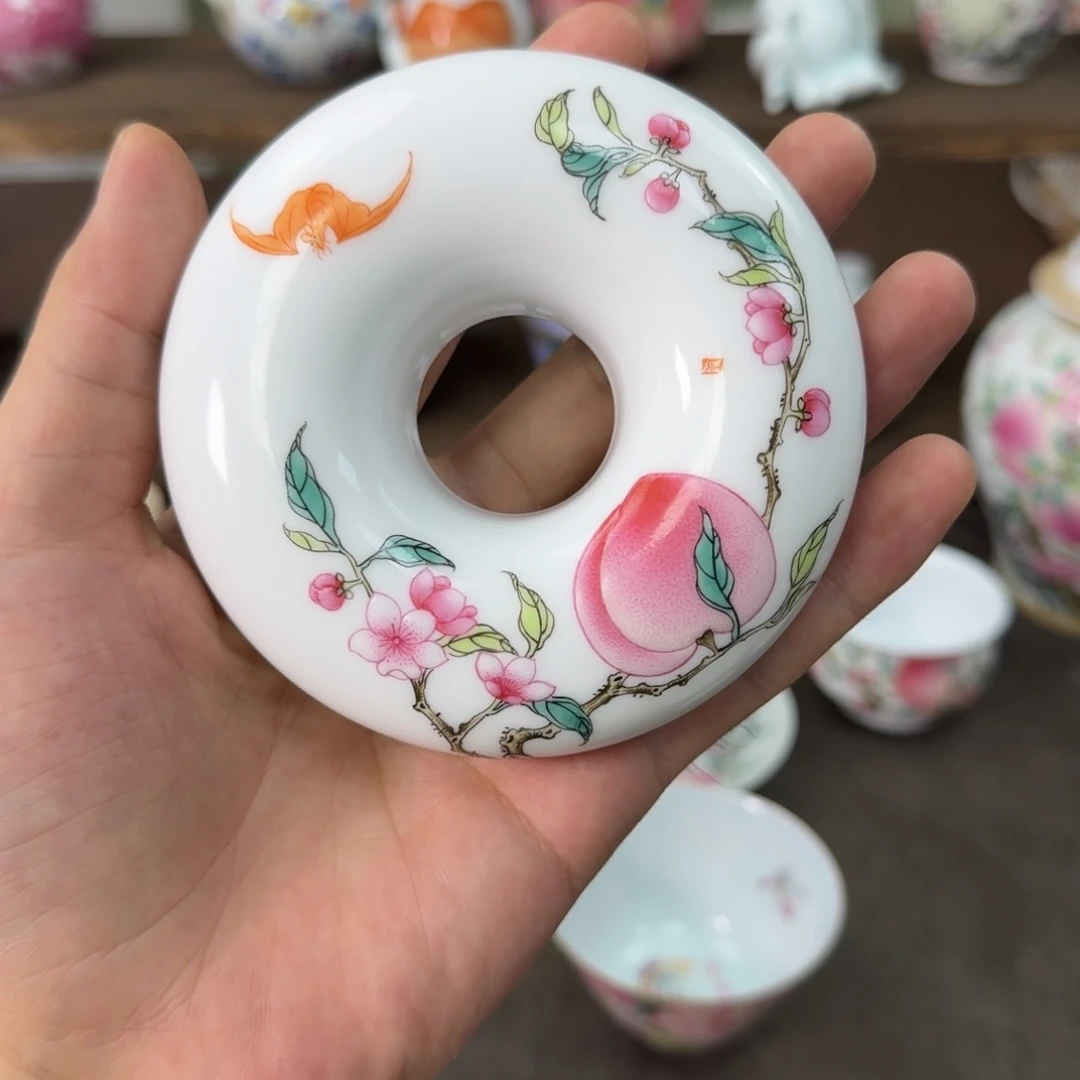 釉上粉彩桃子，甜甜圈