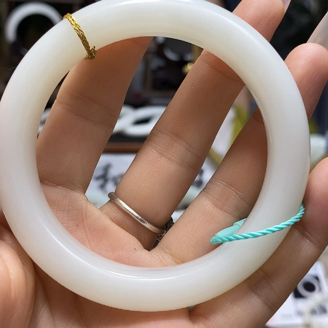 未镶嵌手镯和田玉（糖玉）