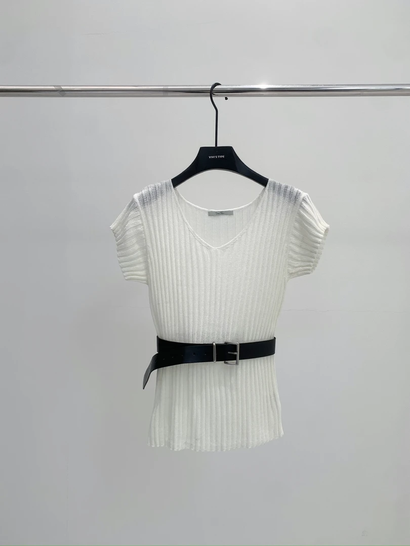 5586#V领坑条毛织上衣配腰带 vvs