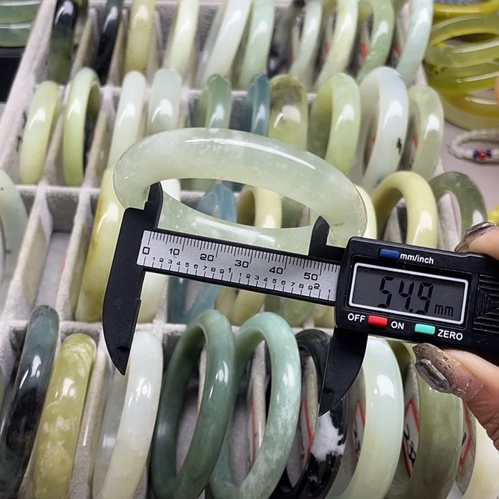 蛇纹石玉未镶嵌手镯229