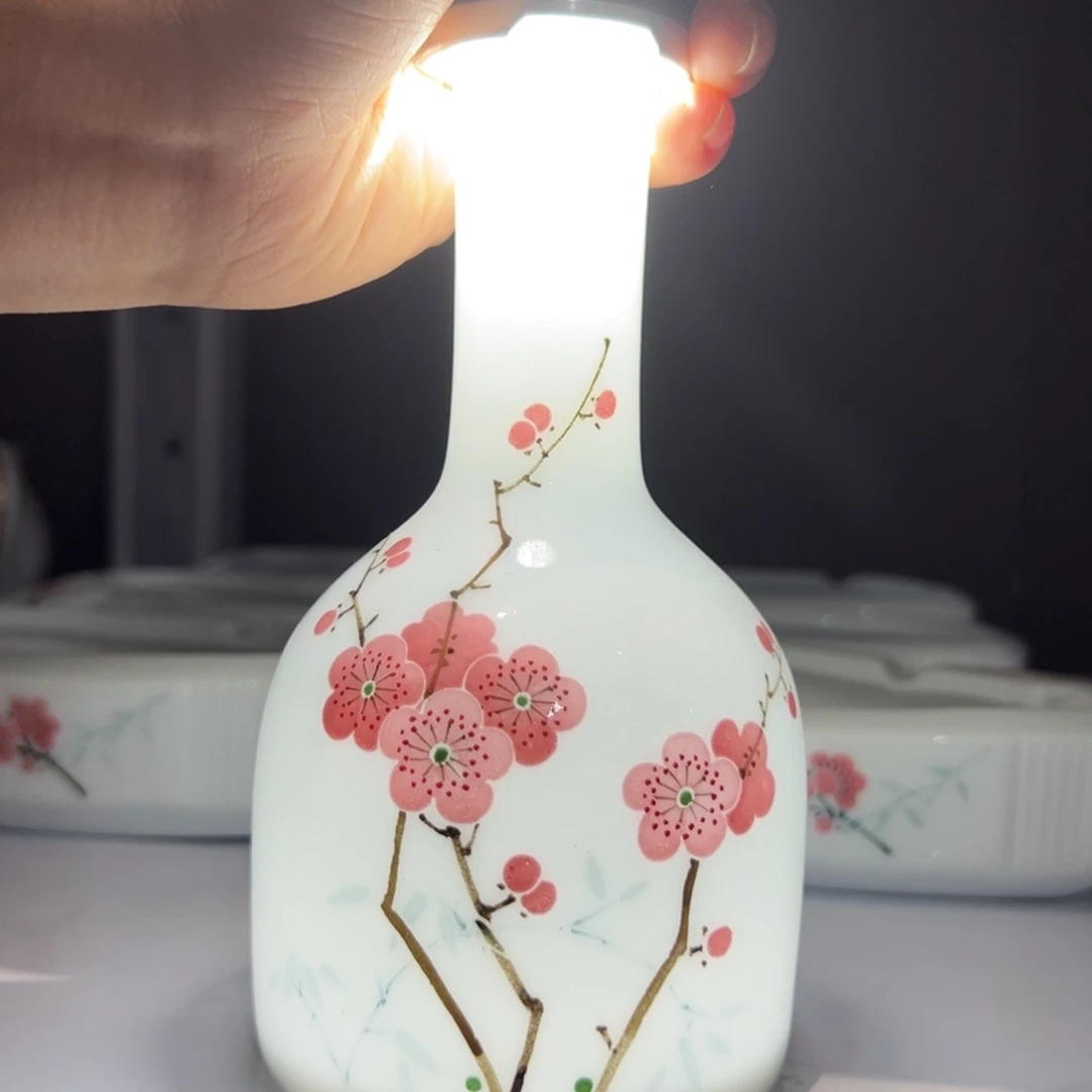 滑石子红梅摇铃樽瓶，微瑕