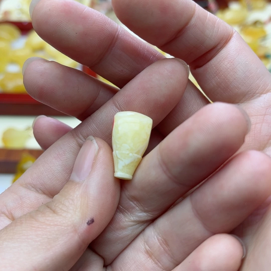 【闪购商品】蜜蜡裸石未镶嵌配饰