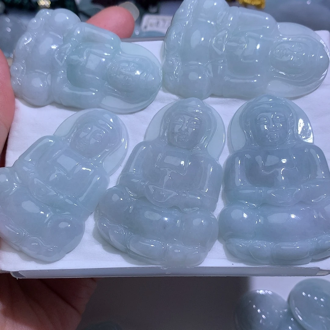 洪***器翡翠未镶嵌颈饰2118。