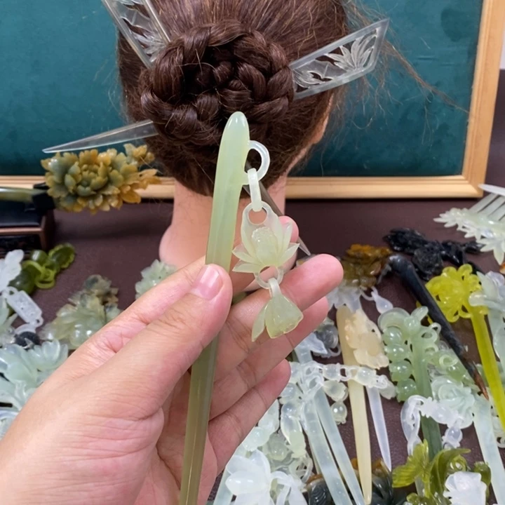 蛇纹石玉发饰未镶嵌六*妮