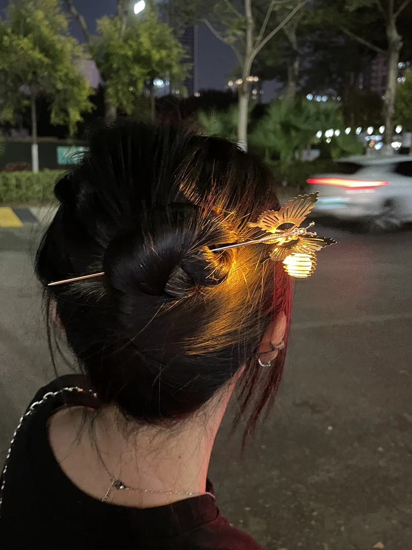 【00和猫】简约森系会动的蝴蝶发光发簪儿童发簪超仙步摇流苏发饰