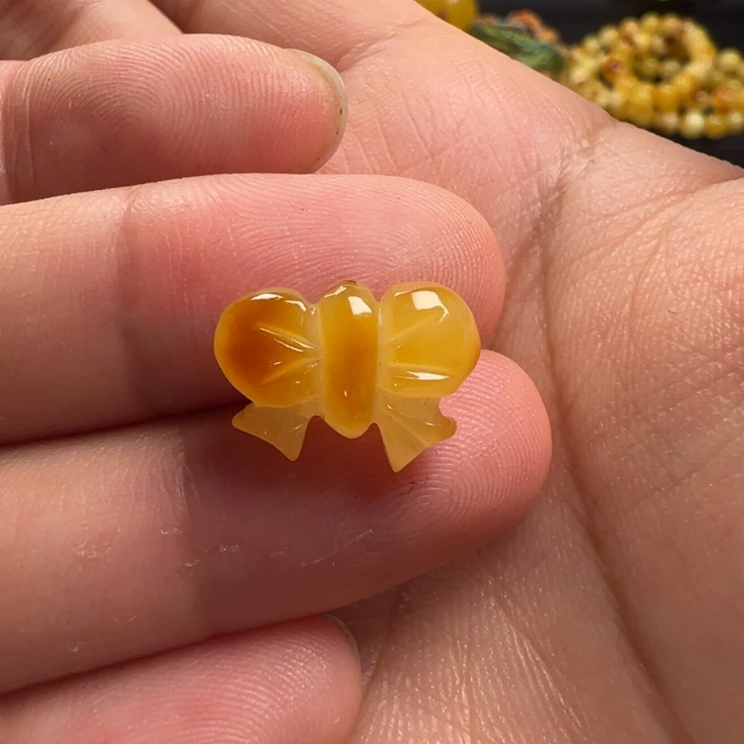 未镶嵌颈饰蜜蜡蝴蝶结