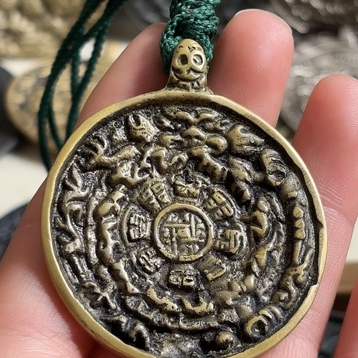 泥塑 黄利玛铜 鳞甲熊