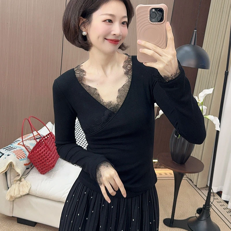 秋季2025年螺纹V领加绒蕾丝纯欲长袖T恤女修身显瘦设计内搭上衣