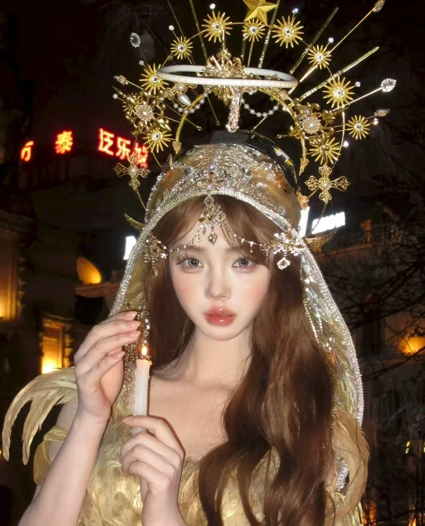 金钻2025新款小众高级金色新娘斗篷水钻流苏甜美外套外景跟妆头饰