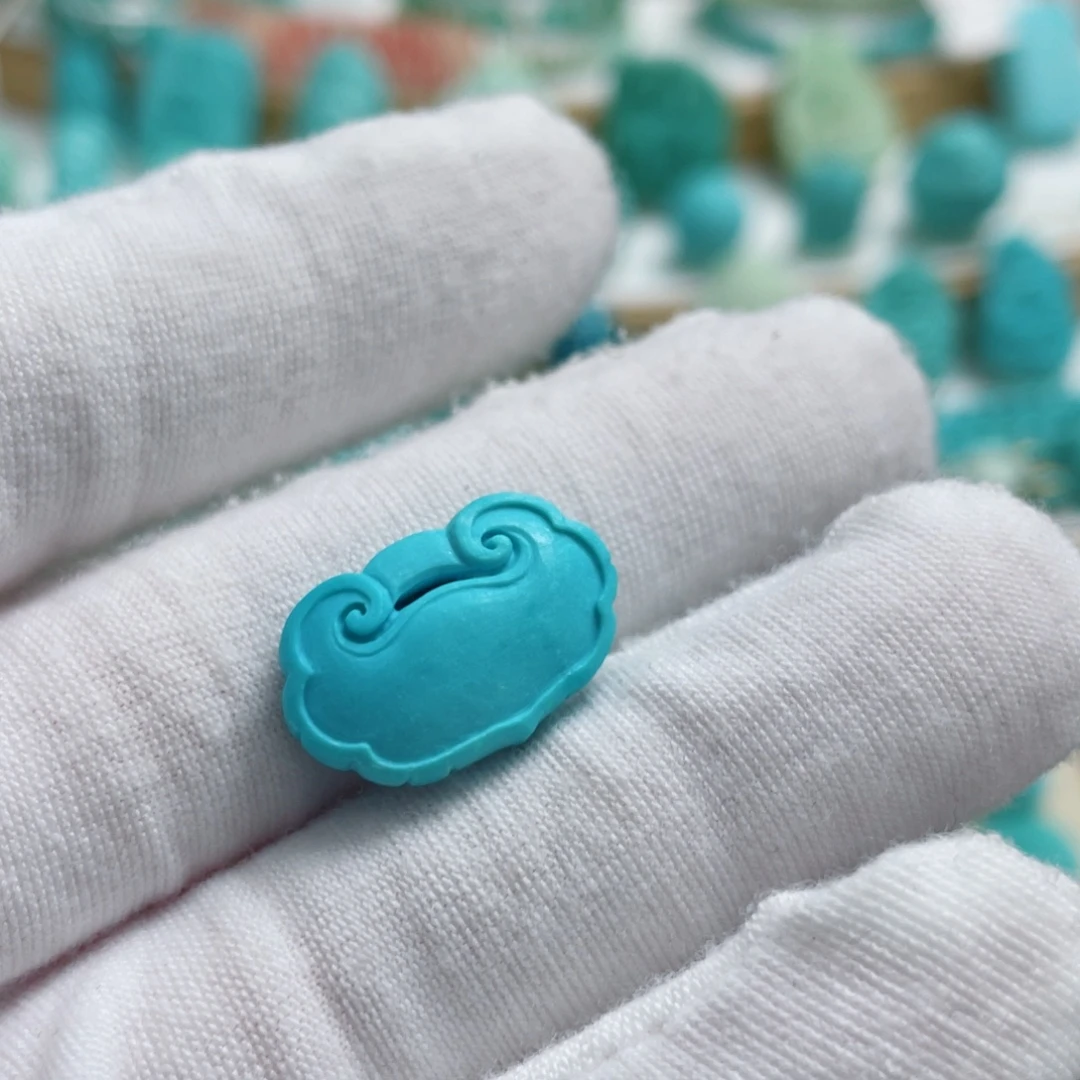 绿松石未镶嵌珠宝奇石