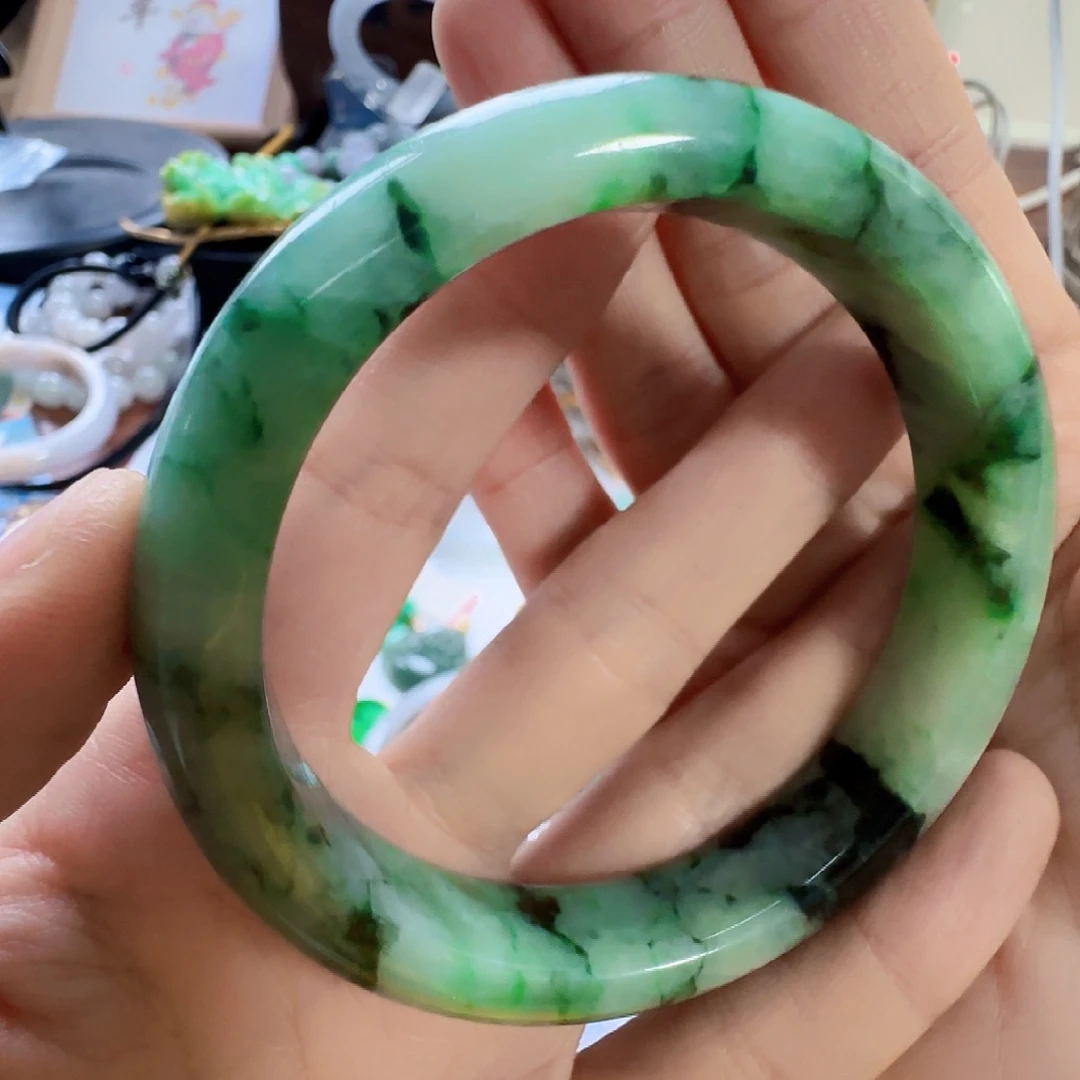 泰***佑翡翠未镶嵌手镯翡翠660