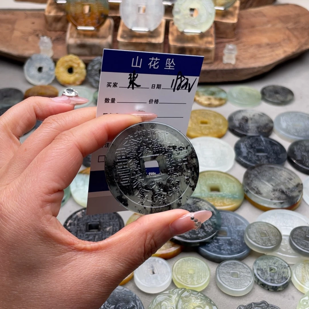 蛇纹石玉颈饰未镶嵌?***.