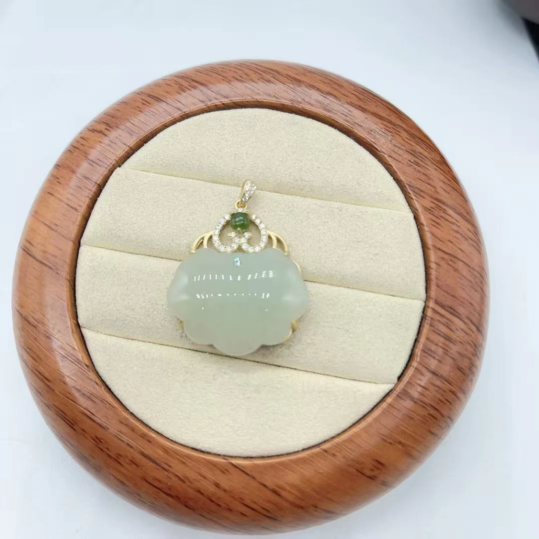 【玉美人曌璞阁】银镶和田玉如意吊坠约卡20（多样性发货拍一发一）