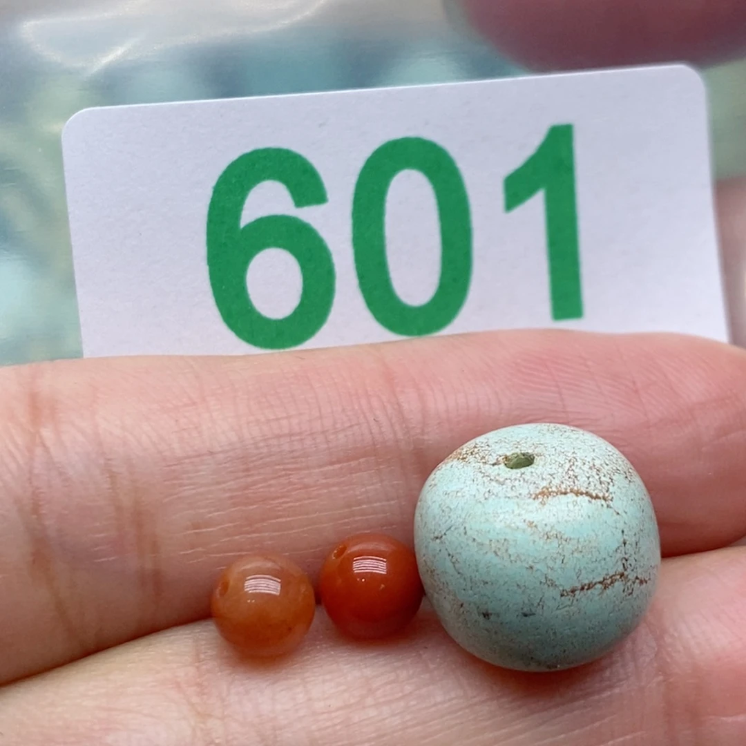 南红玛瑙未镶嵌珠宝奇石