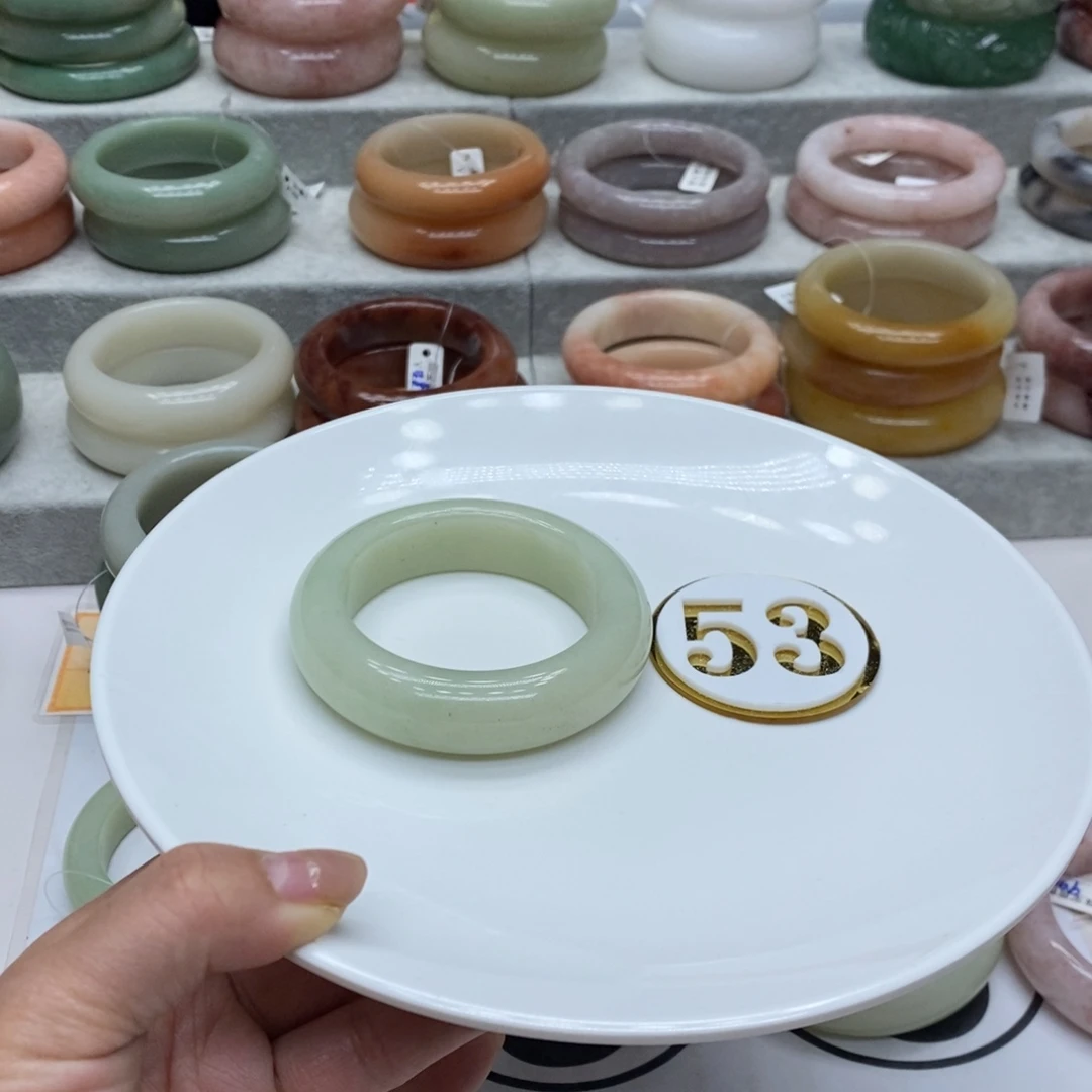 石英质玉未镶嵌手镯