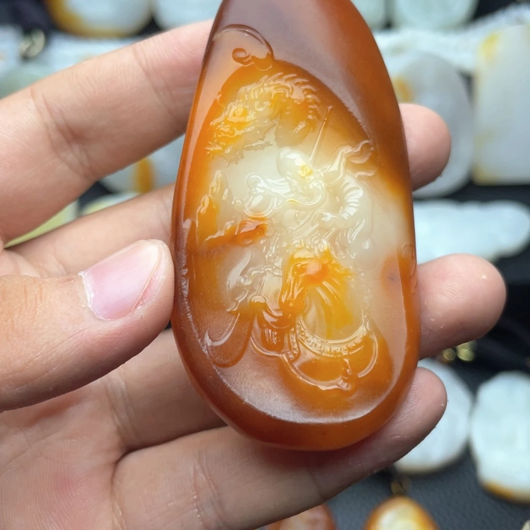 用***0和田玉未镶嵌颈饰