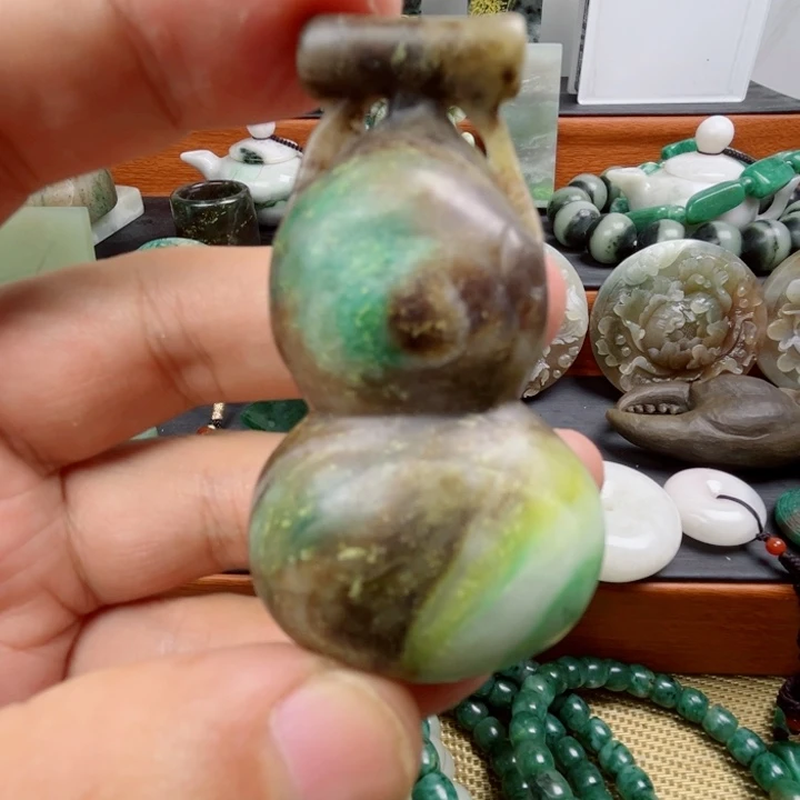 独山玉未镶嵌珠宝半成品