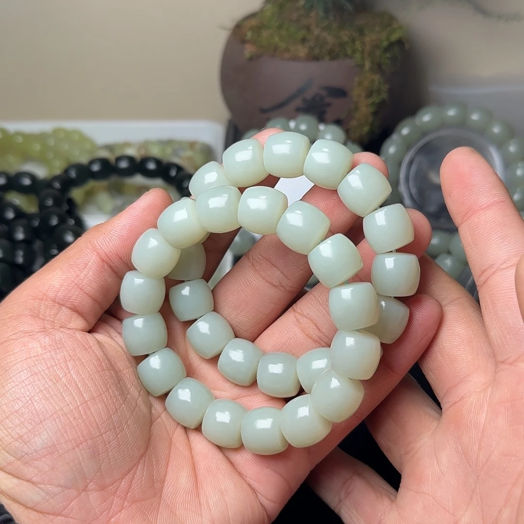 和田玉未镶嵌手串