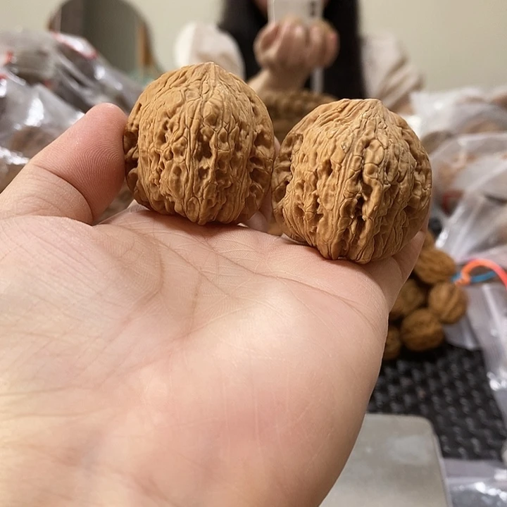 文玩核桃吊坠泥鳅背36