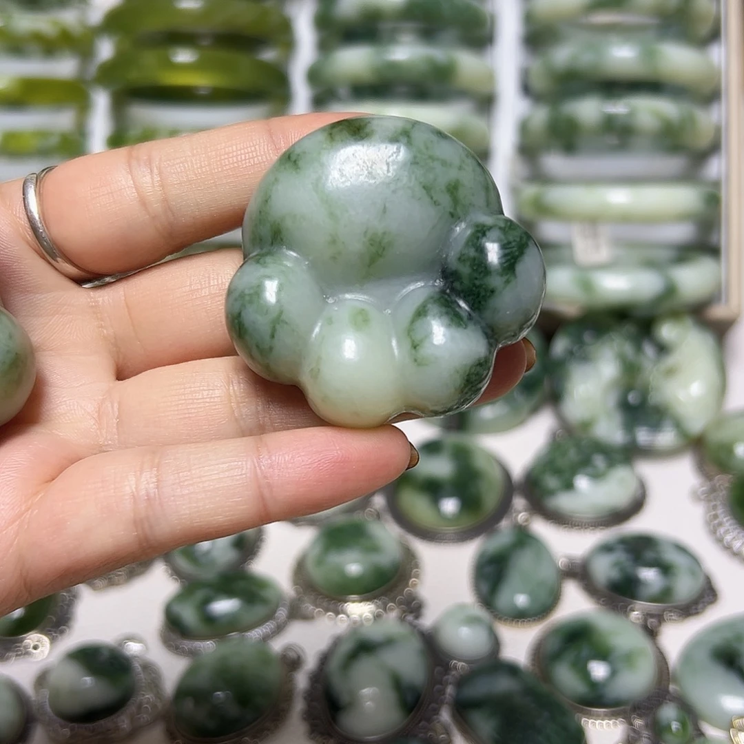 烟***璨蛇纹石玉未镶嵌颈饰