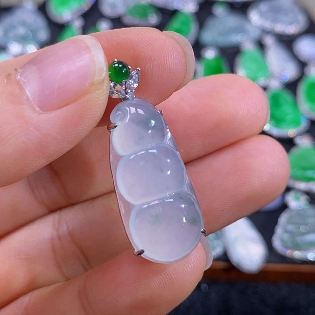 翡翠18K金镶嵌吊坠(赠链)