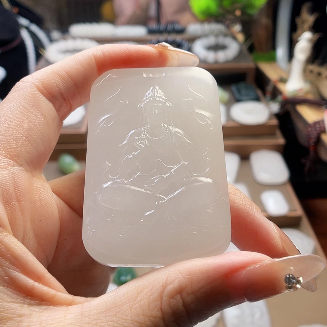 石英质玉（金丝玉）未镶嵌颈饰铅**洗新疆金丝玉双面雕工