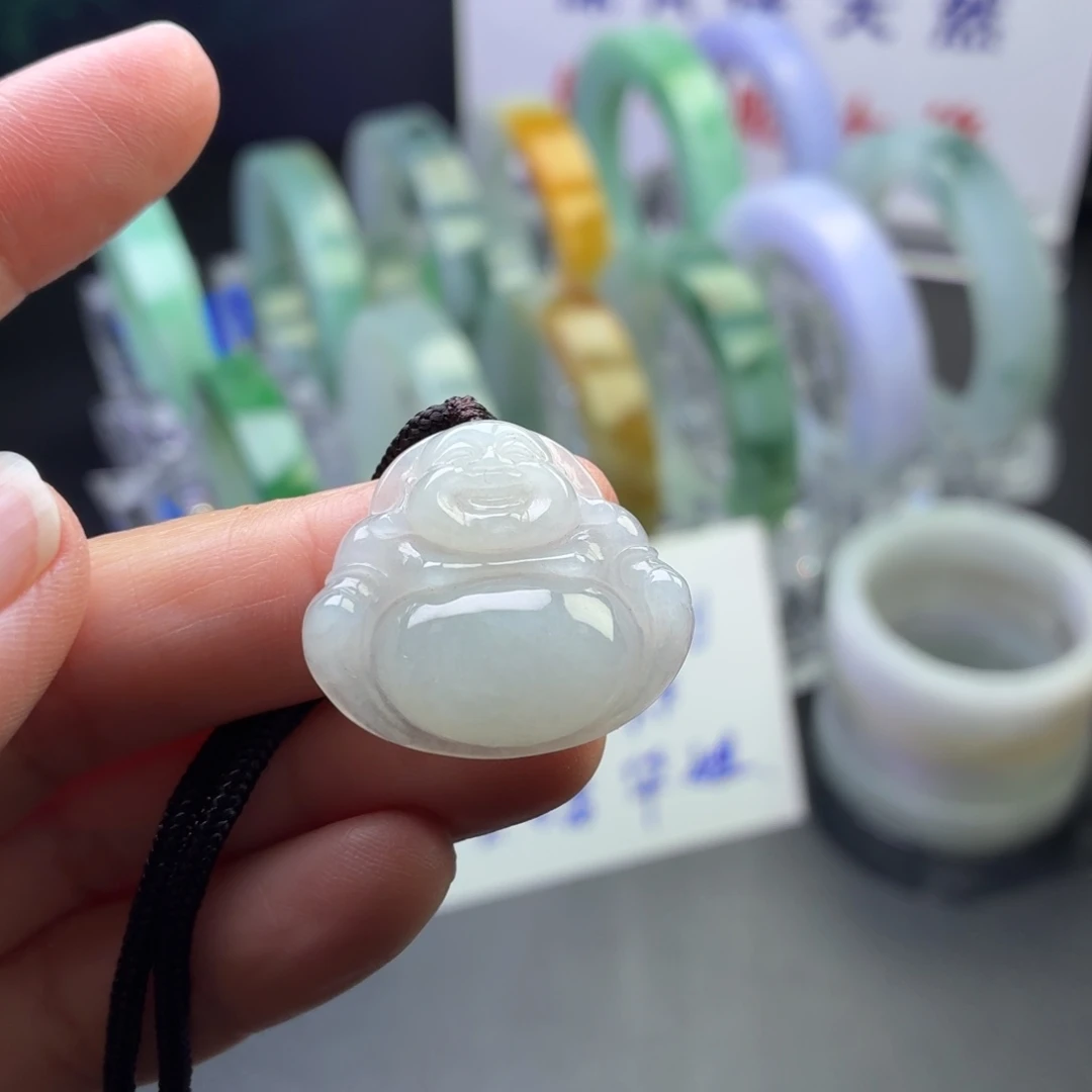 翡翠未镶嵌颈饰冰种佛