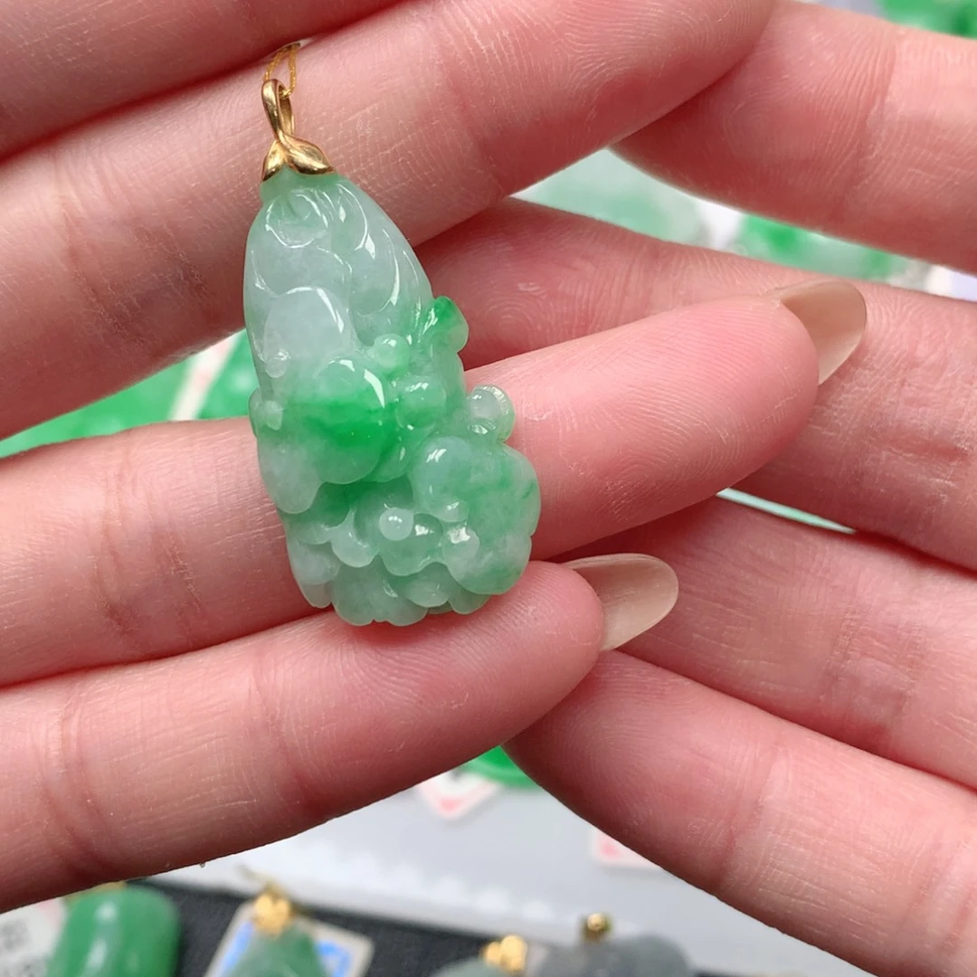 吊坠(不含链)未镶嵌翡翠