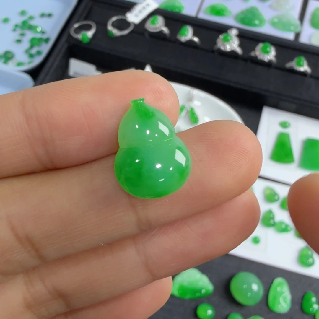 翡翠吊坠(不含链)未镶嵌葫芦