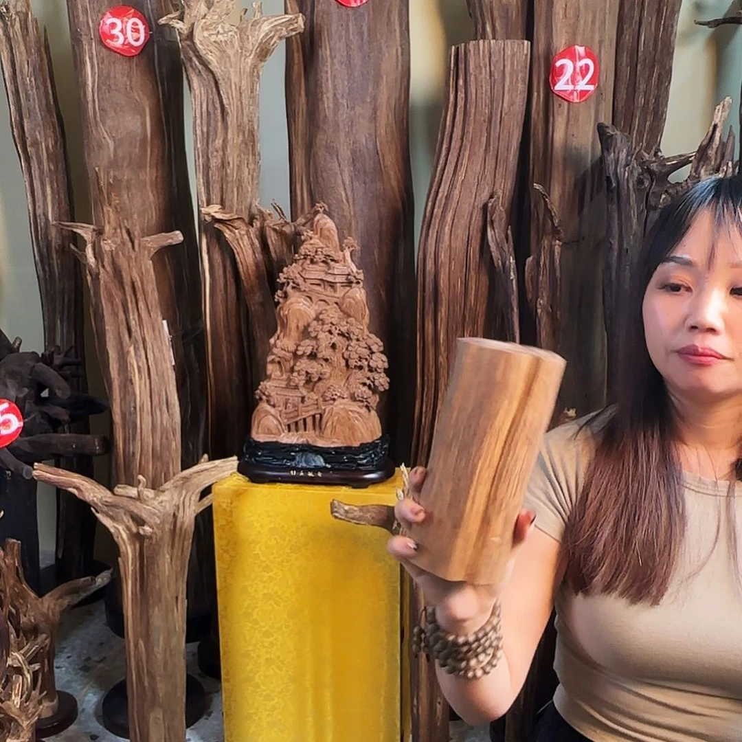 沉香碎屑沉香发**议天然沉香原材料摆件➕底座