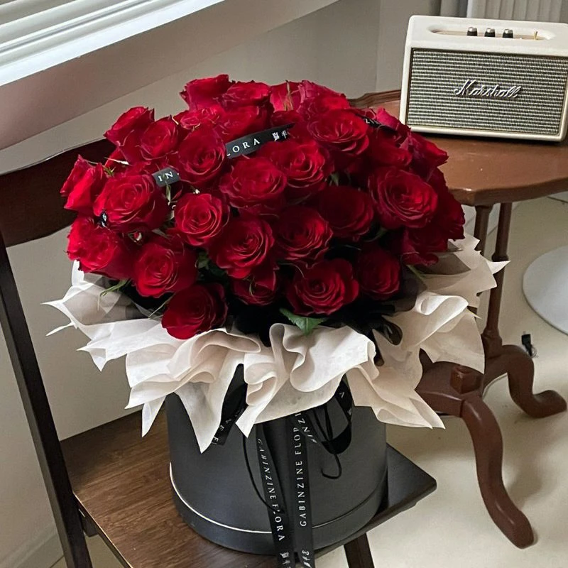 【铿锵玫瑰】鲜花33朵红玫瑰鲜花抱抱桶高级感精美生日鲜花礼物约会花礼鲜花店送花上门