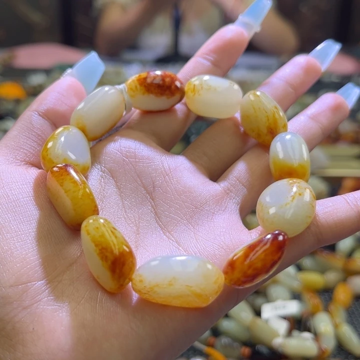 和田玉未镶嵌颈饰谢*三