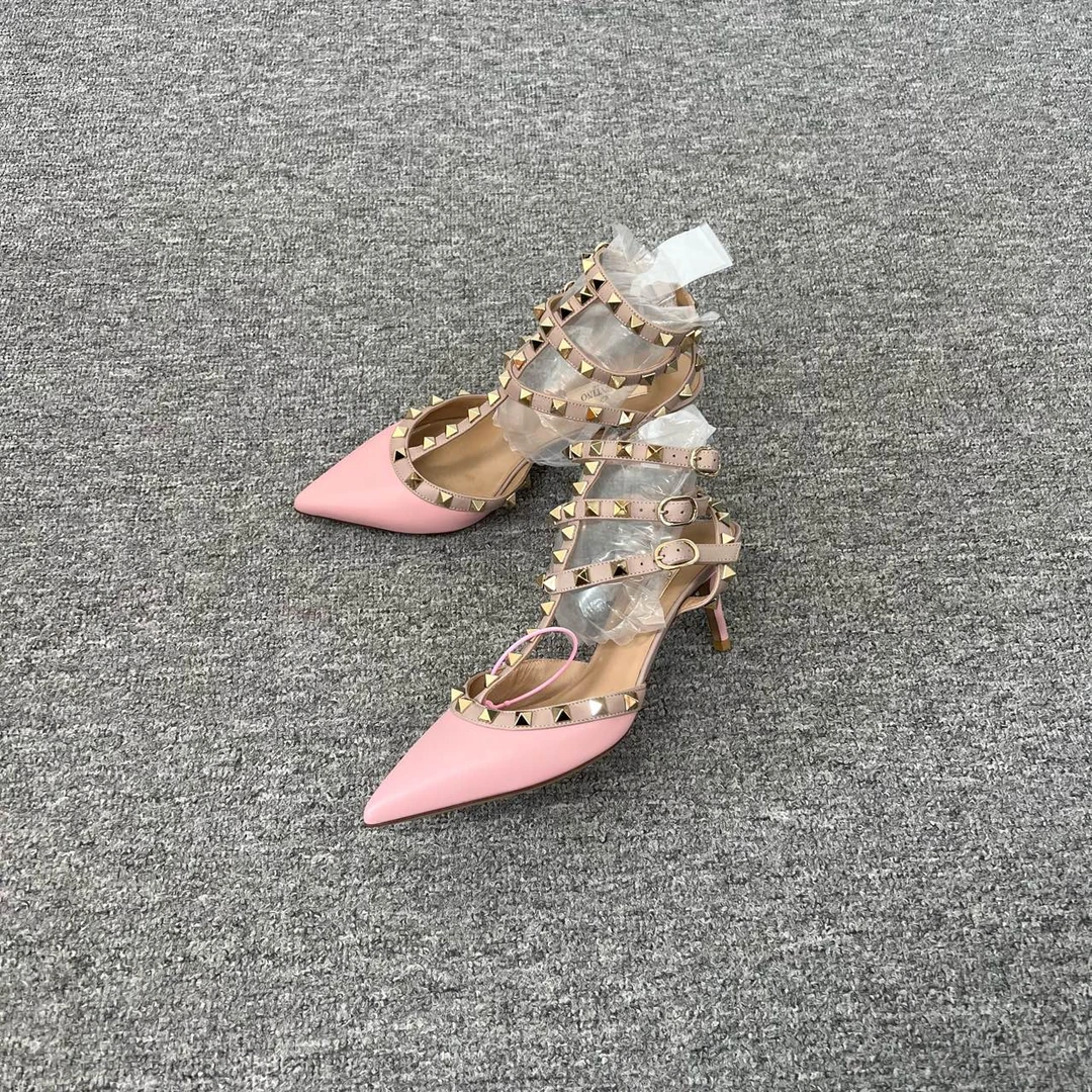99新 Valentino/华伦天奴 华伦天奴 三环高跟鞋